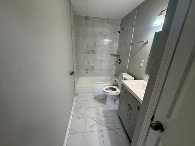 Building Photo - 3546 Christine Rd