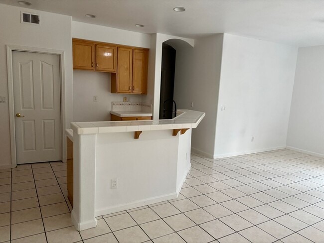 Building Photo - Immaculate 4/2 Single Story (N. Natomas)!   **Please read entire ad for viewings**