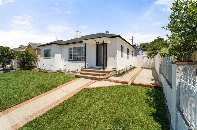Building Photo - 11445 Saticoy St