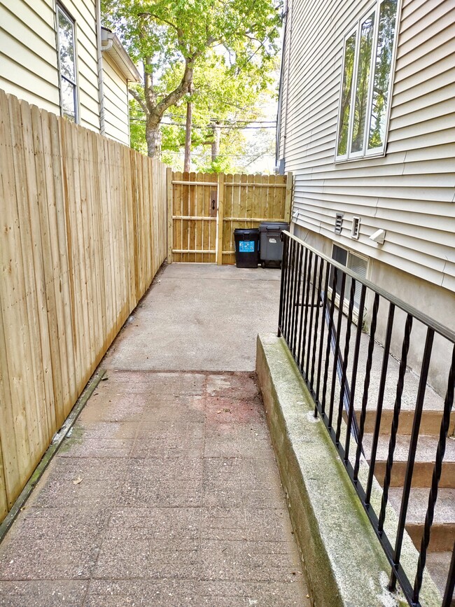 Private Patio & Private Entrance - 151 Wild Ave