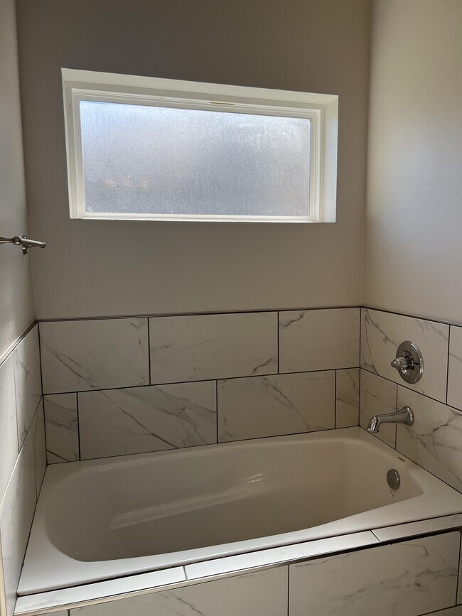 Building Photo - 509 NW 183rd St
