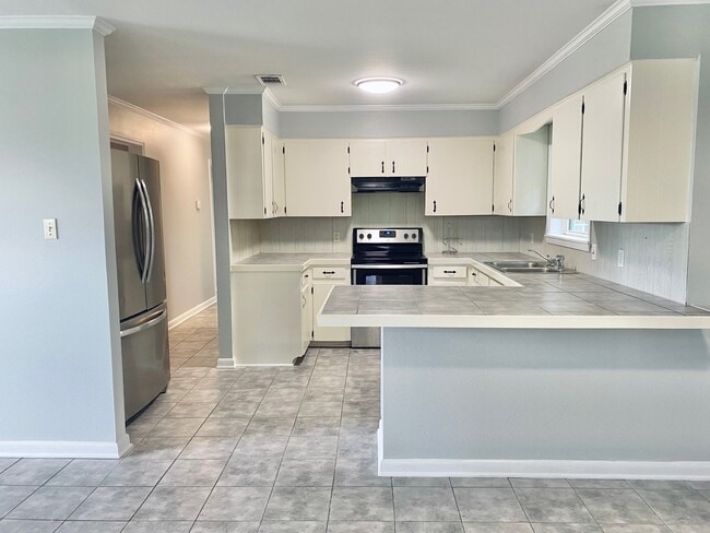 Building Photo - 15135 Montecino Dr