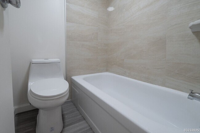 Building Photo - $2,395 / 1br - 514ft2 - The Highlander, 1bdrm, Incls Utilities, Avail April 1st (Aiea)