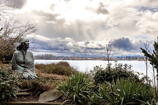 Building Photo - Riverside Townhomes - Waterfront Living in Vancouver