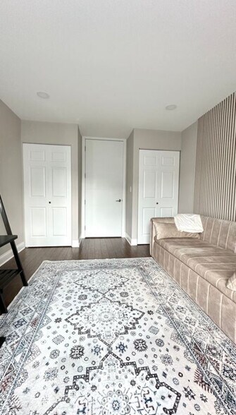 Building Photo - 190 S Wood Dale Rd