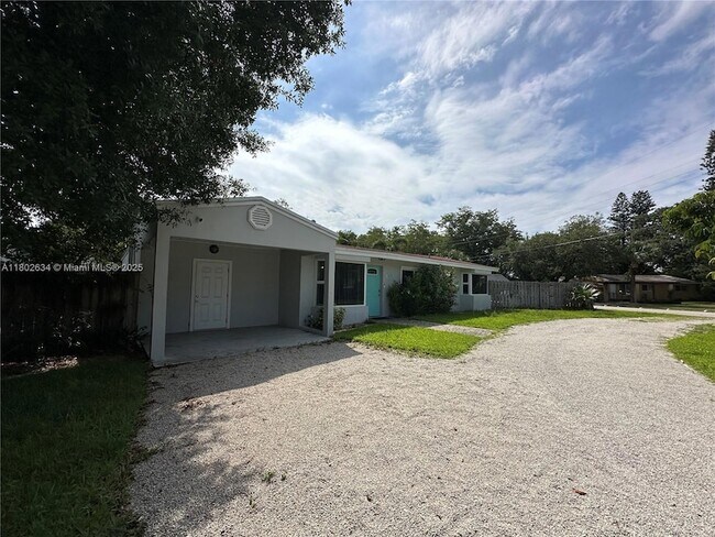 Building Photo - 801 SW 20th Ave