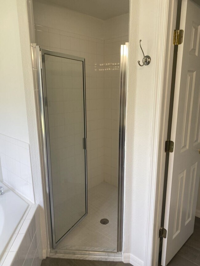 Building Photo - Beautiful Home Located In Tavares