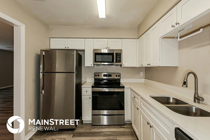 Building Photo - 7113 N 50th St