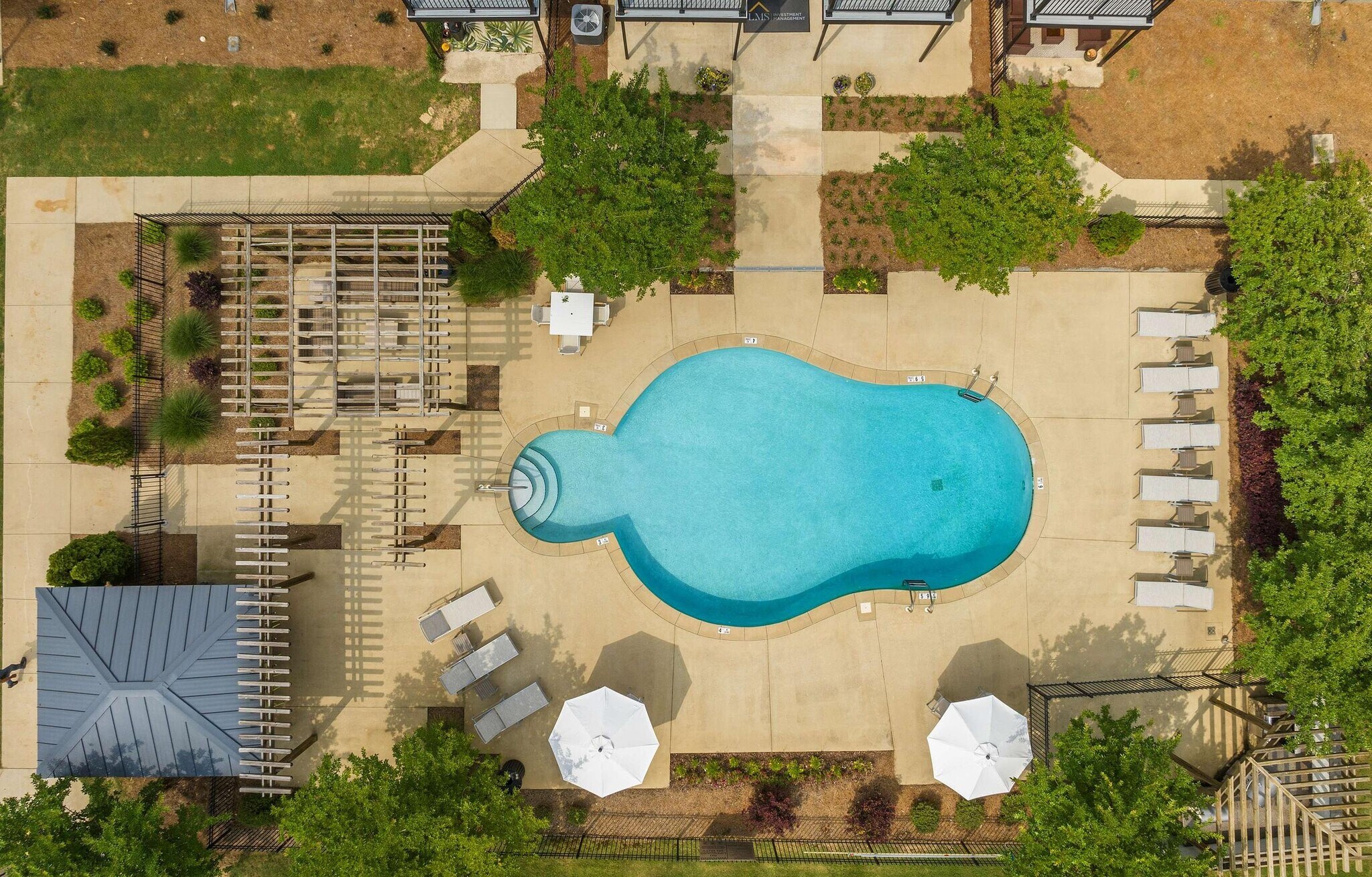 Building Photo - 3450 Manor Dr