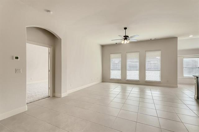 Building Photo - 3216 Creekhaven Dr