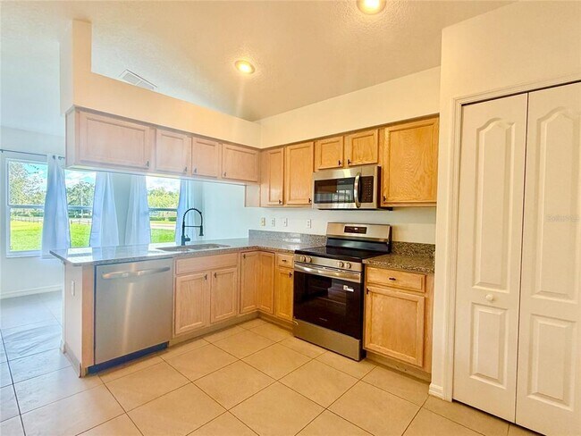 Building Photo - 13315 Golf Ridge Pl