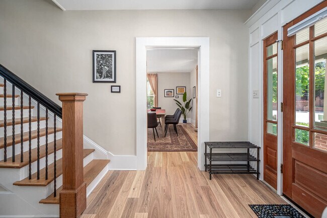 Building Photo - 500 W Rosemary St