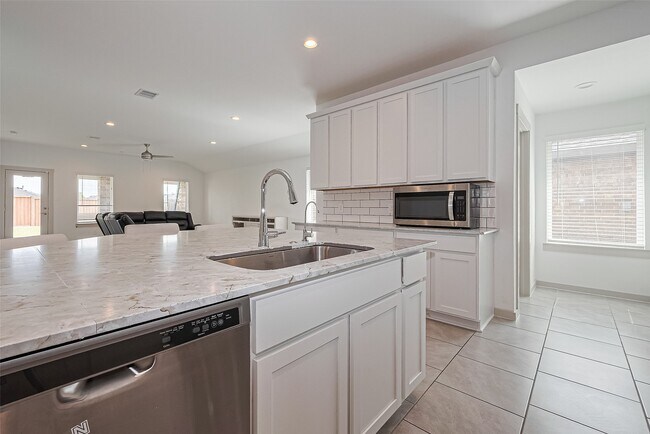 Primary Photo - 29518 Paytons Park Ct