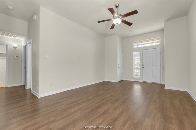 Building Photo - 240 Fieldstone Pl