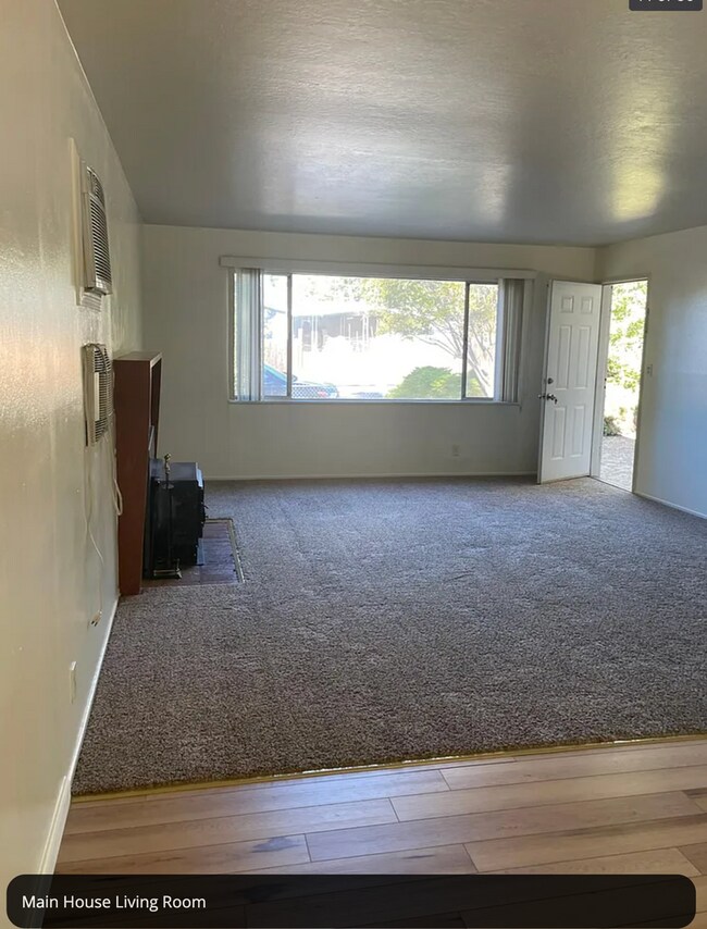 Building Photo - Charming 3 Bed / 1 Bath Home + In-Law Unit – Spacious & Flexible Living