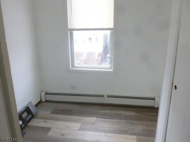 Building Photo - 523 Franklin St