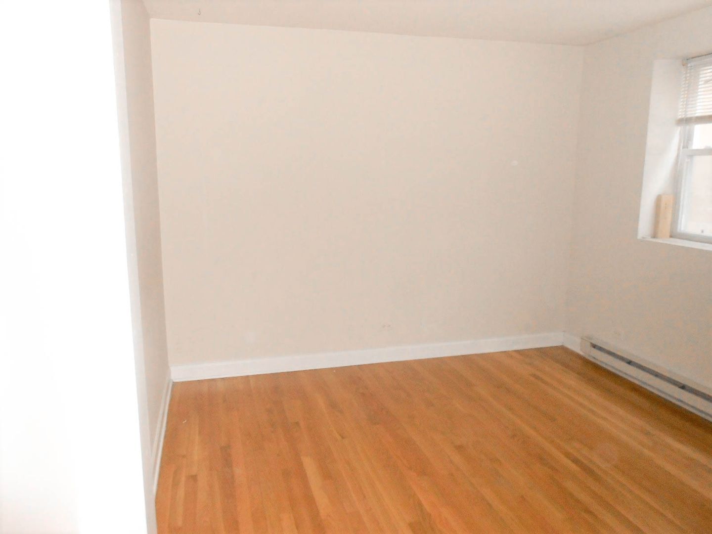 Building Photo - 3927 N Pine Grove Ave