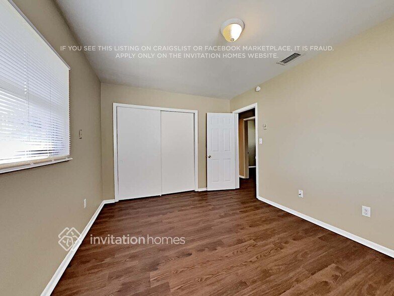Building Photo - 2329 Lorena Ln