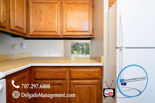 Building Photo - Benicia 2 bedroom condo