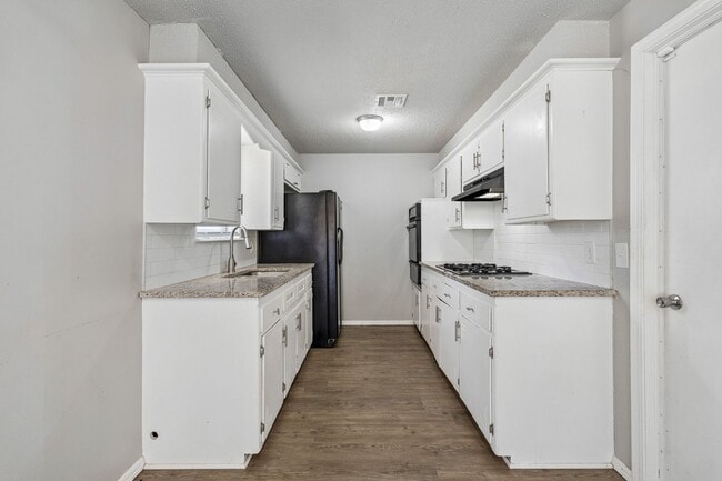 Building Photo - 4008 SE 46th St