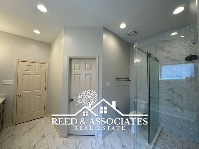 Building Photo - Renovated 3 Bedroom in Collierville!