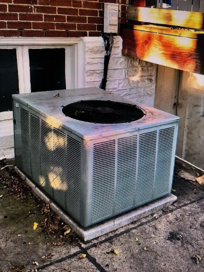 Building Photo - 3224 Taft Ave