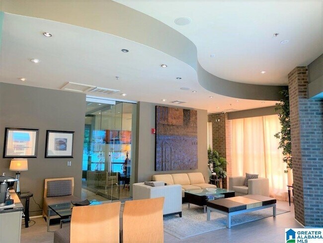 Building Photo - 401 20th St S