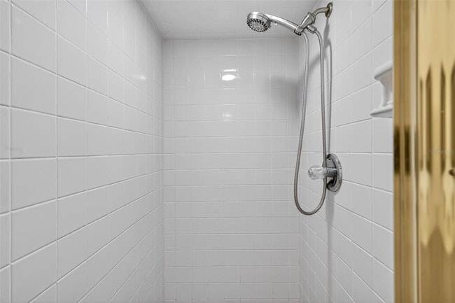 Building Photo - 516 W Davis Blvd