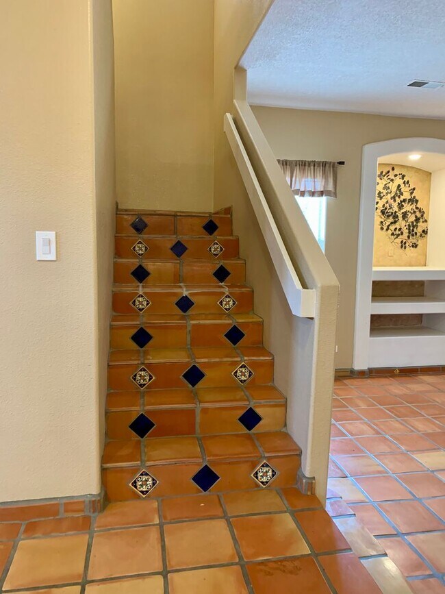 Building Photo - Magnificent 4 Bedroom, 2.5 Bath in Rio Rancho!