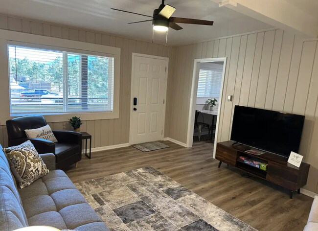 Building Photo - 8220 W Hwy 24