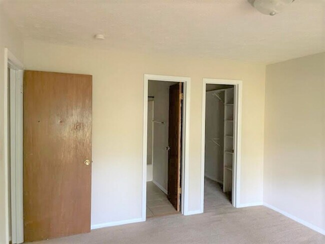 Building Photo - Briarcliff Condos