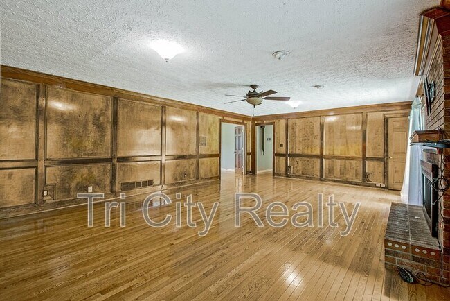 Building Photo - 630 Hawthorne Pl