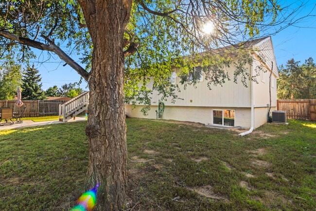 Building Photo - 3040 Garland Terrace