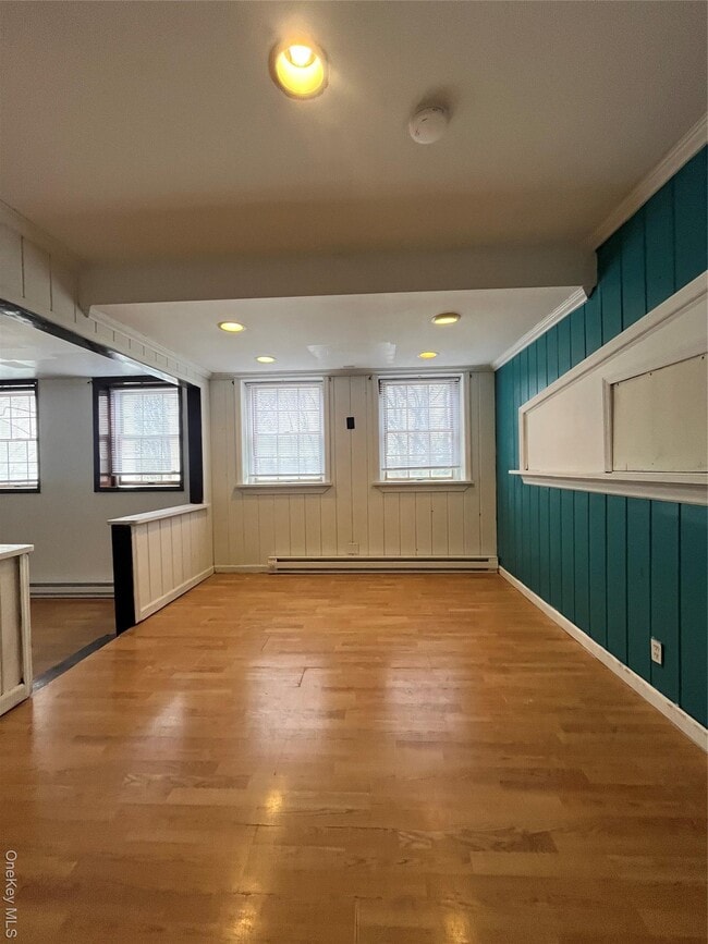 Building Photo - 22 E Main St