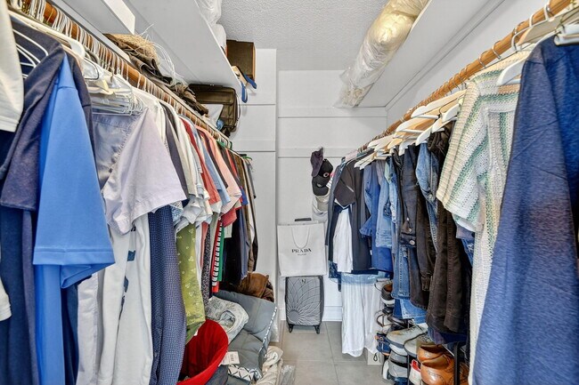 Building Photo - 3450 S Ocean Blvd