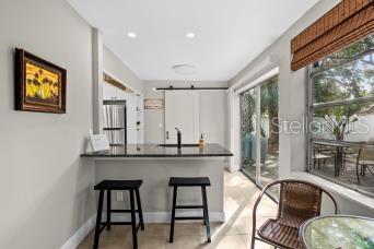 Building Photo - 323 Mira Vista Dr