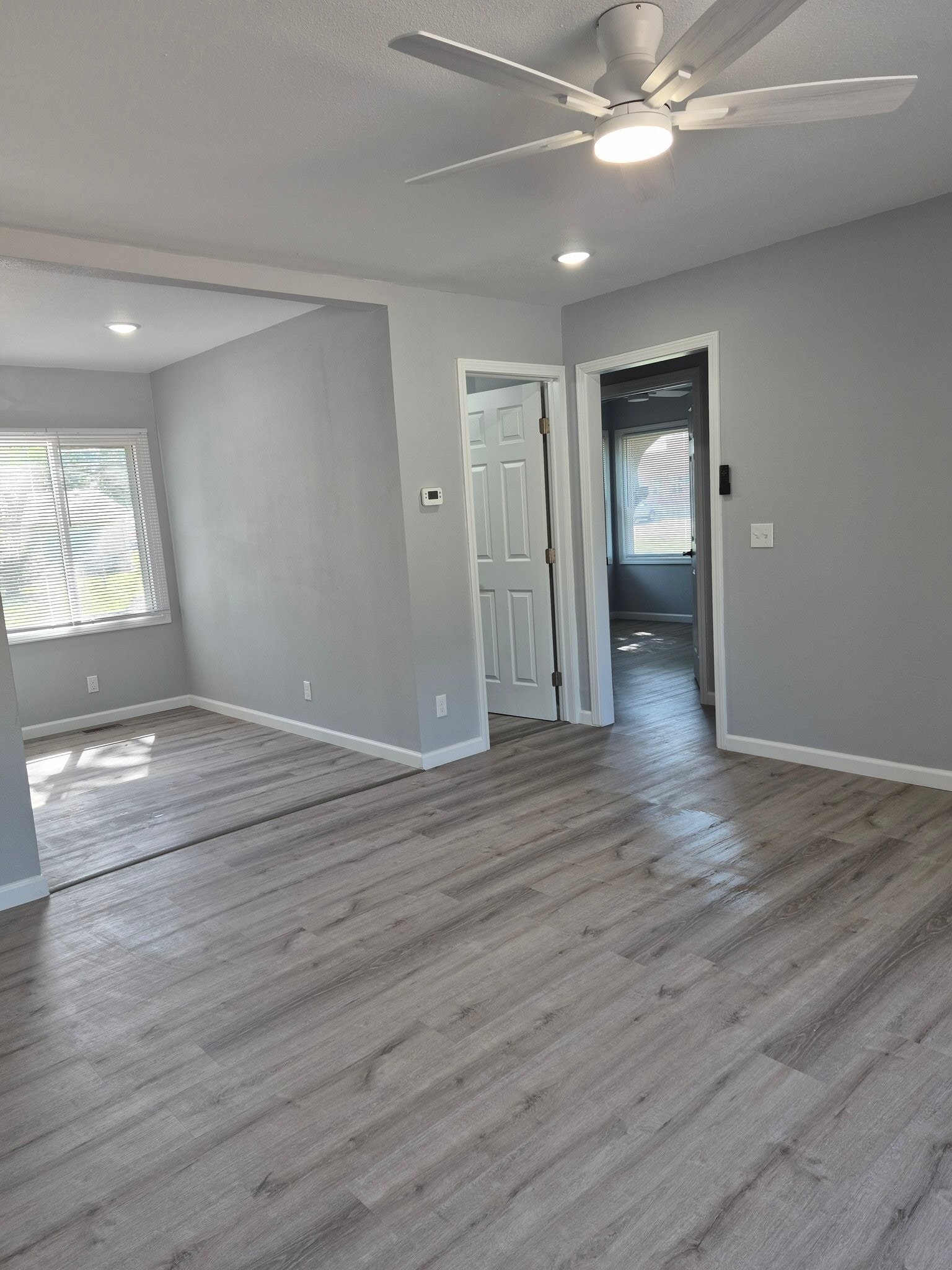 Building Photo - 312 S Rose Hill Rd