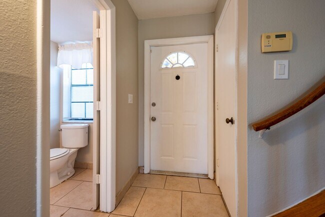 Building Photo - 1240 NW 6th Ave