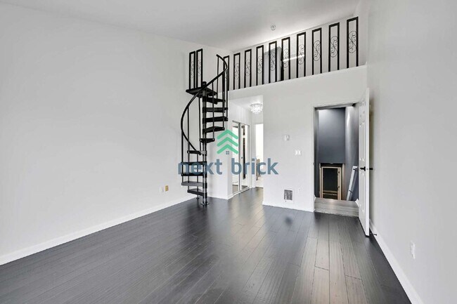 Building Photo - 3 BED & 3 BATH CONDO FOR RENT