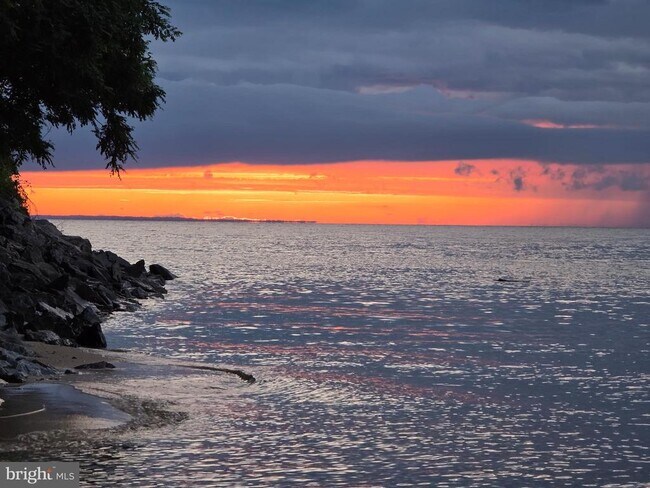 Building Photo - 2492 N Independence Dr