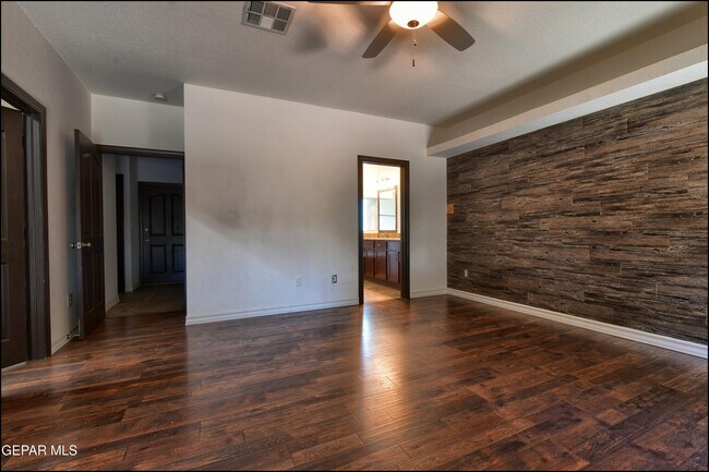 Building Photo - 5649 Valley Maple Dr