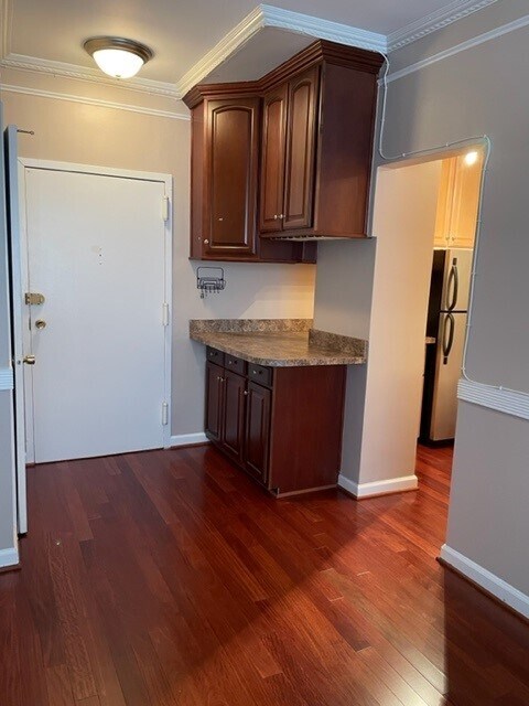 Building Photo - 1121 Arlington Blvd