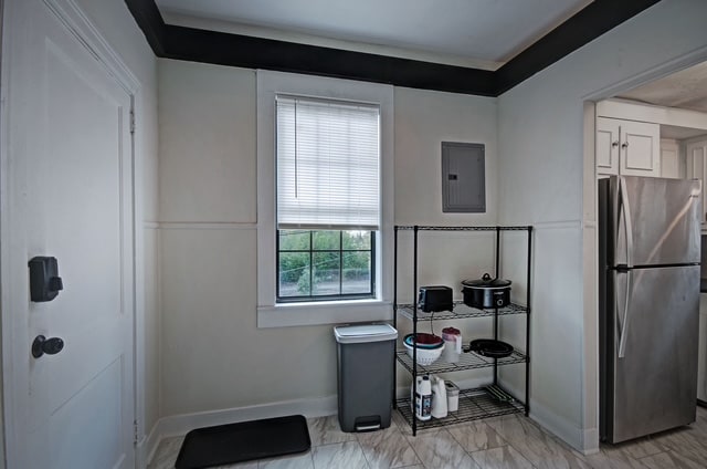 Building Photo - 209 W Leake St