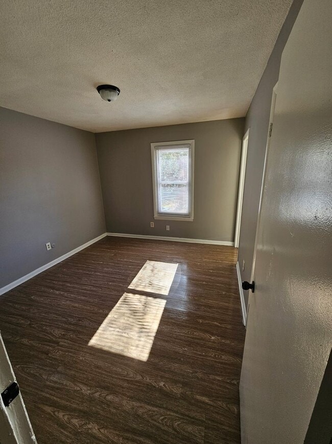 Building Photo - 4 Bedroom Home in Wilmington, NC!