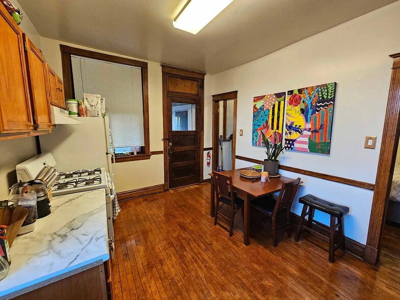 Building Photo - 2014 N Kedzie Ave