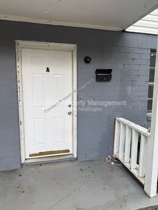 Building Photo - 929 Magnolia Dr