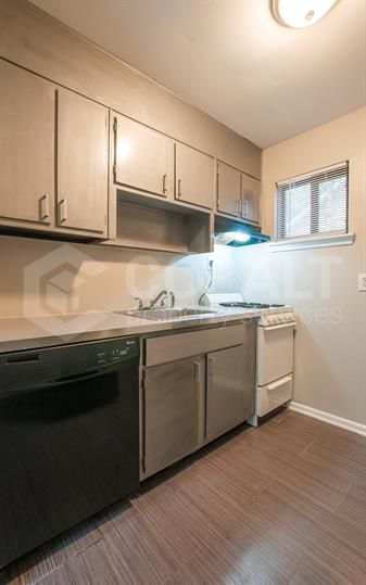 Building Photo - 755 St Charles Ave NE