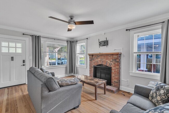 Building Photo - Well-maintained 3-bedroom, 1-bath all brick ranch offering 1,253 sq. ft. of functional living space