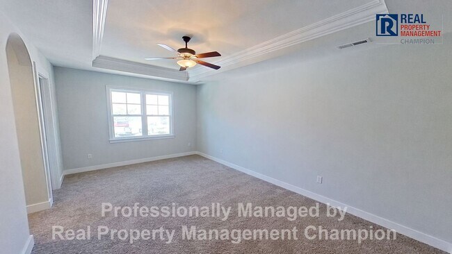 Building Photo - Spacious 3 BD/2.5 BA + Bonus Room | Community Boat Ramp & Dock Access
