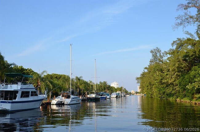 Building Photo - 6417 Bay Club Dr